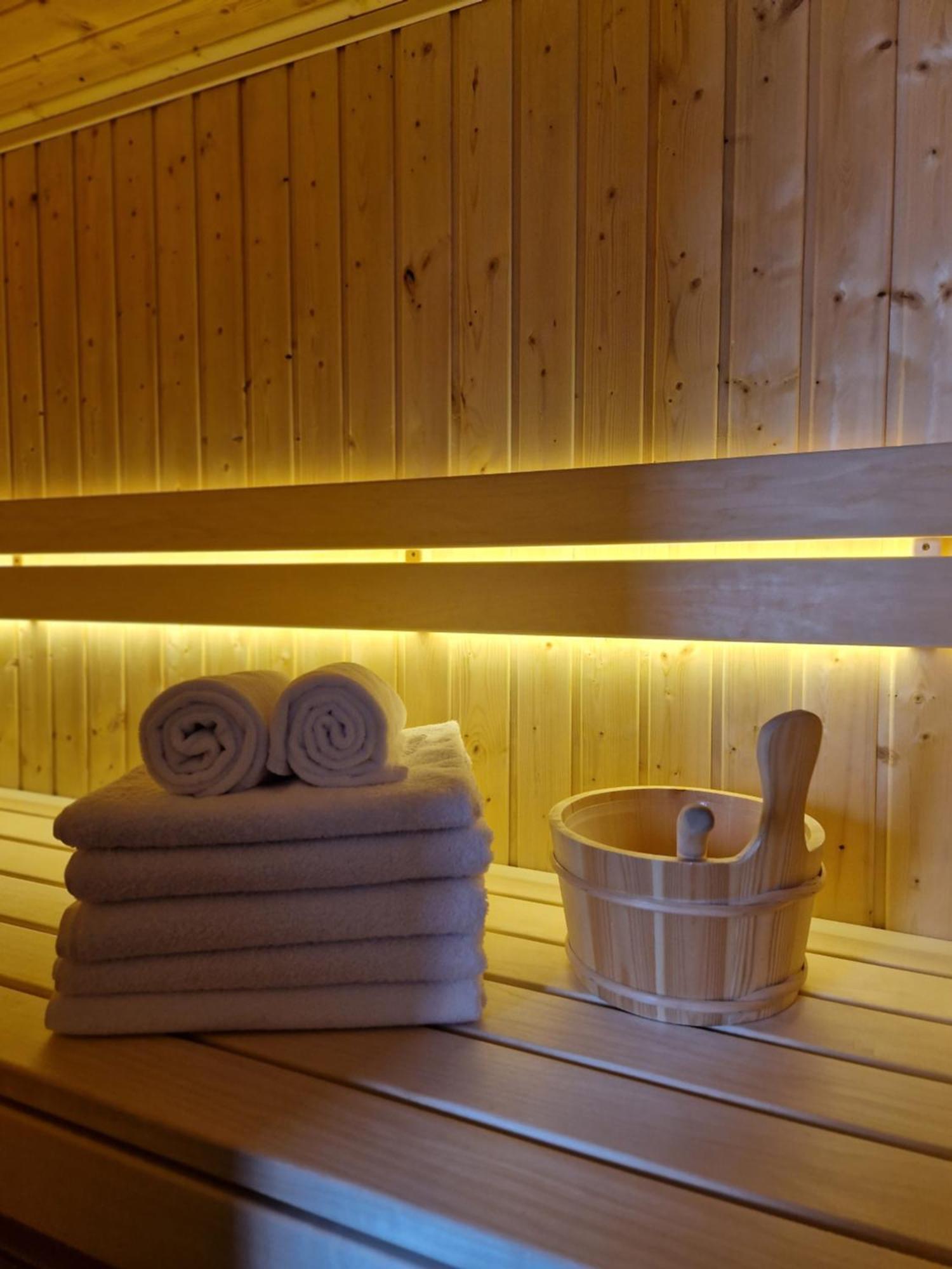 Odnova - Holiday Home With Spa ボボリン エクステリア 写真